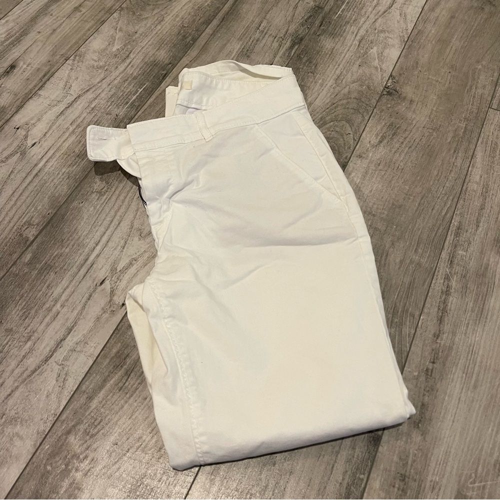 Ann Taylor Loft Girlfriend Chinos white Size 4